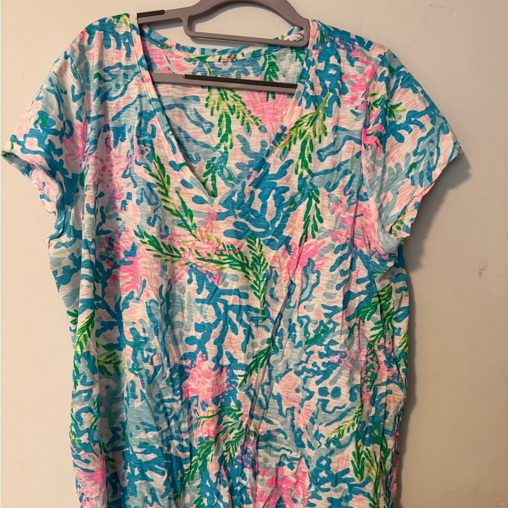 Lilly Pulitzer Coral Reef V-Neck Tee in Blue, Pink & Green XL